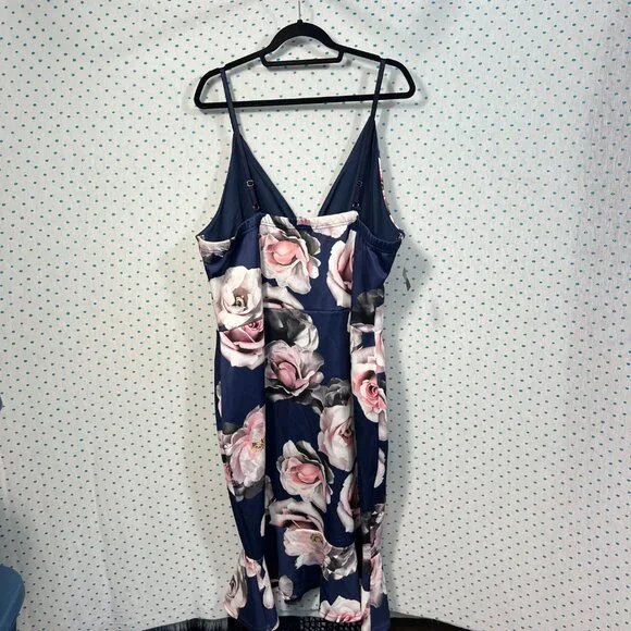 NWT Boohoo Plus Size Occasion Navy Floral Wrap Peplum Sleeveless Midi Dress - Picture 5 of 8